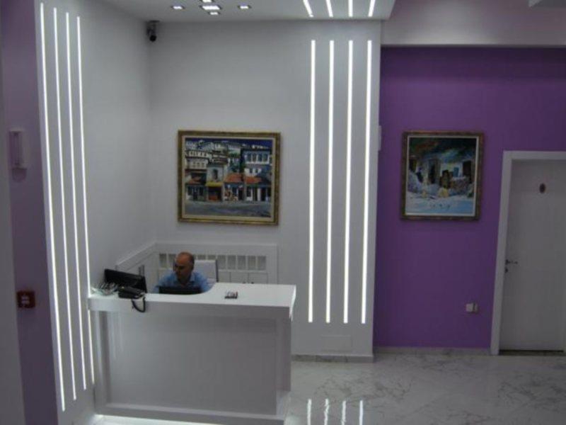 & Restaurant White